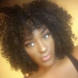 Meet your Posher, Raquel